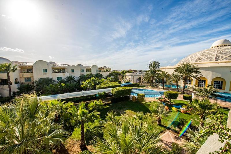 Htl Les Charmilles & * Tunis