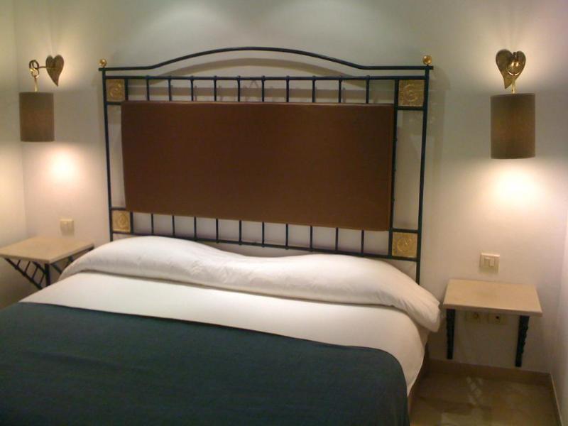 Htl Les Charmilles & Apartment