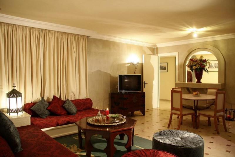 Apartment Htl Les Charmilles & *